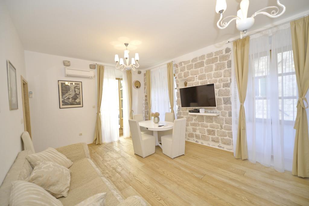 Palazzo Max&Alex Apartments Cattaro Esterno foto